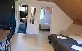 Apartament cu 2 dormitoare, doua bai si bucatarie